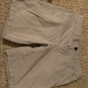 Urban pipeline gray shorts